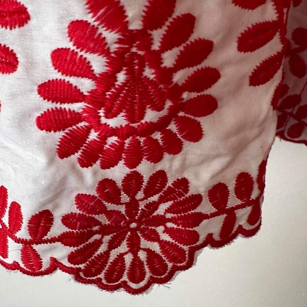 Red and white embroidered polyester blouse with circular floral motifs, size XL - Picture 7 of 8